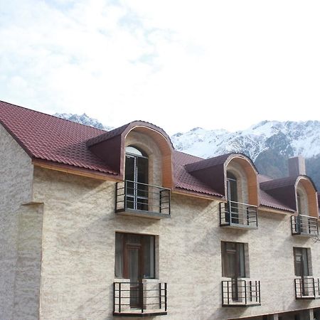 Hotel Gergeti Kazbegi Bagian luar foto